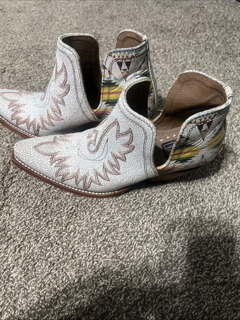 Ariat White Crackle Leather Cutout Ankle Booties with Multicolor Aztec Heel